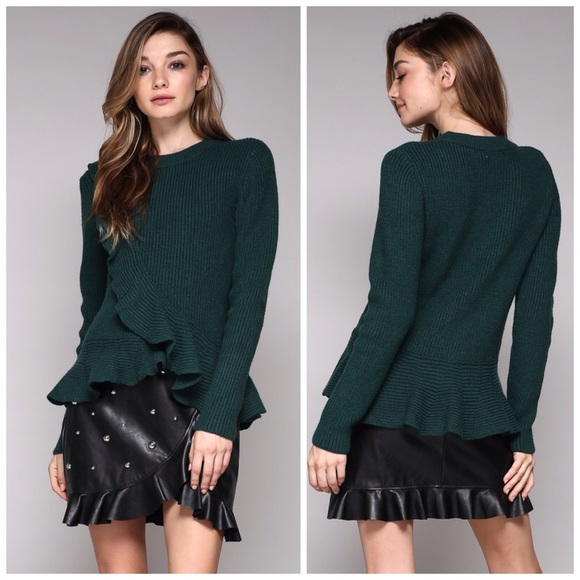 Sweaters - 🛍LAST 1!  Asymmetric Ruffled Emerald Sweater!